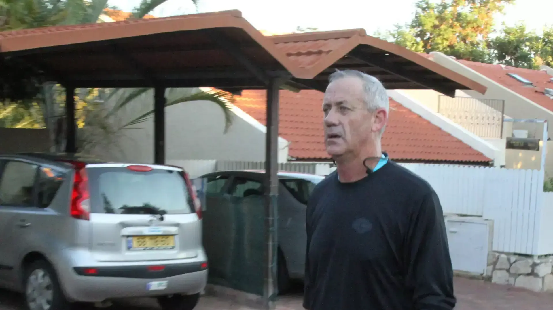 הרמטכ"ל רב אלוף בני גנץ מחוץ לביתו בראש העין הרמטכ"ל רב אלוף בני גנץ מחוץ לביתו בראש העין