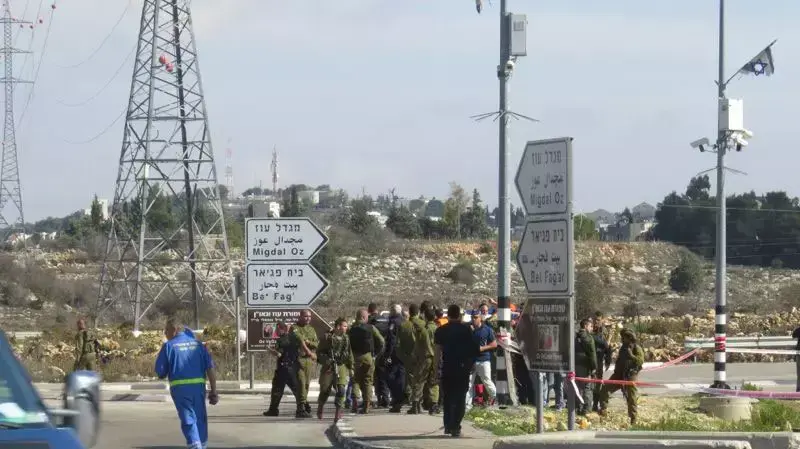 חשש לפיגוע דקירה בצומת הגוש, נובמבר 20134 חשש לפיגוע דקירה בצומת הגוש, נובמבר 20134