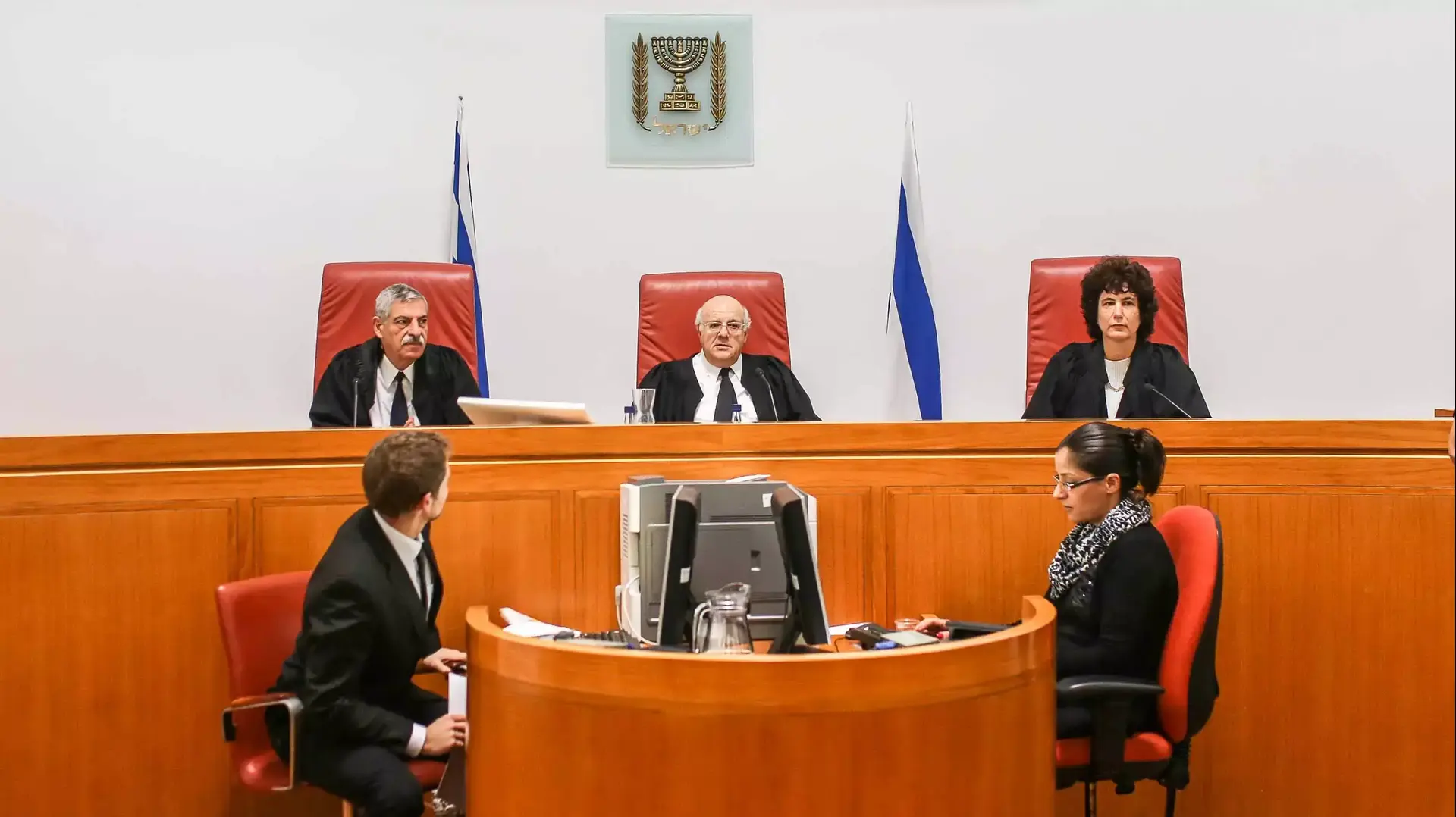 השופטים דנה ברק ארז, חנן מלצר ואורי שוהם בערעור בעליון של יונתן היילו בערעור בעליון, נובמבר 2014 השופטים דנה ברק ארז, חנן מלצר ואורי שוהם בערעור בעליון של יונתן היילו בערעור בעליון, נובמבר 2014