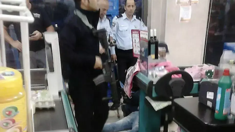 החשוד בפיגוע דקירה בסניף רמי לוי במישור אדומים החשוד בפיגוע דקירה בסניף רמי לוי במישור אדומים