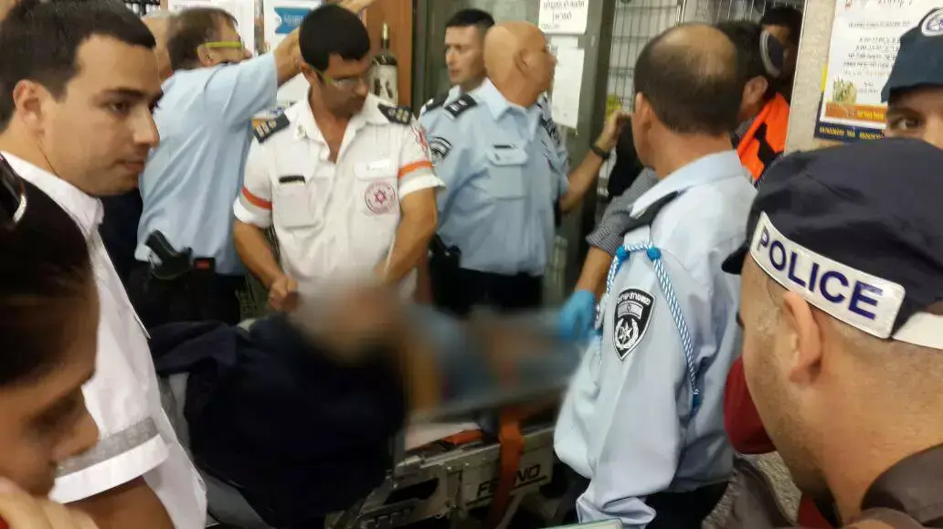 פיגוע דקירה בסניף של רמי לוי במישור אדומים פיגוע דקירה בסניף של רמי לוי במישור אדומים