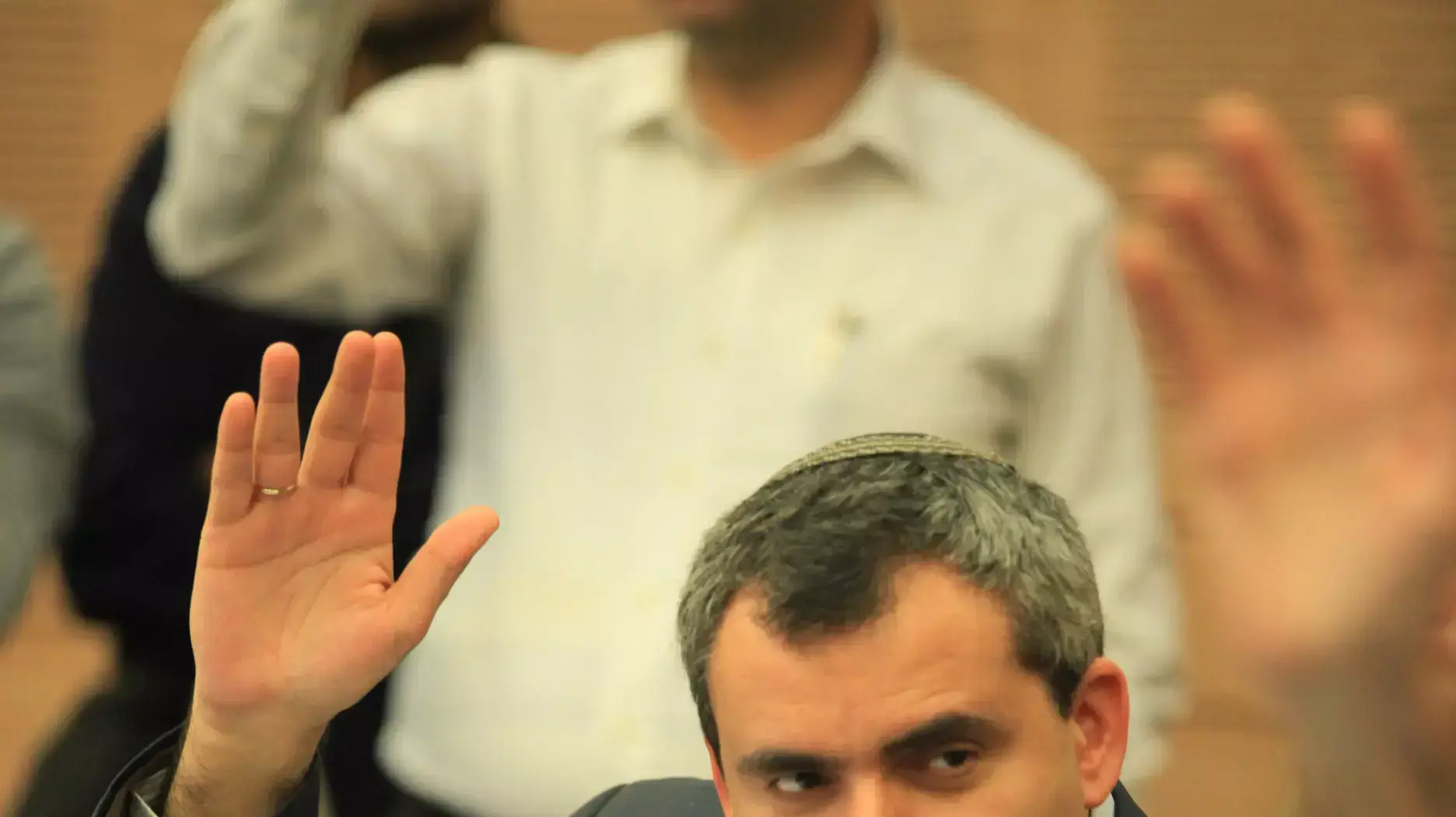 ועדת הכנסת בראשות חה"כ יריב לוין אישרה את הצעת חוק התפזרות הכנסת להכנה לקריאה שניה ושלישית, דצמבר 2014 ועדת הכנסת בראשות חה"כ יריב לוין אישרה את הצעת חוק התפזרות הכנסת להכנה לקריאה שניה ושלישית, דצמבר 2014