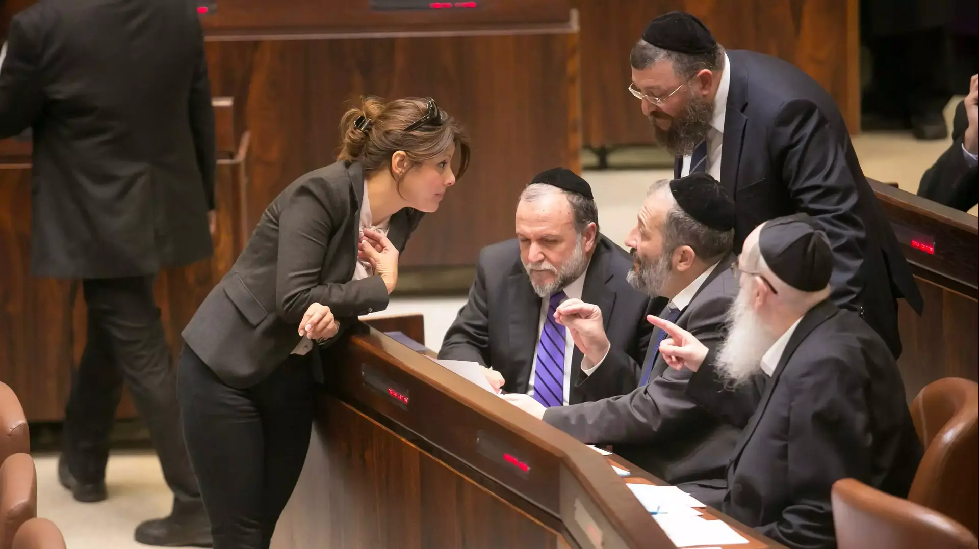 אורלי לוי אבקסיס בחירות 2015 מליאת הכנסת אריה דרעי אורלי לוי אבקסיס בחירות 2015 מליאת הכנסת אריה דרעי