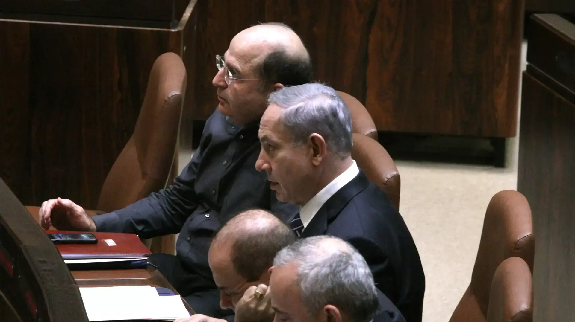 ראש הממשלה בנימין נתניהו במליאת הכנסת בעת הדיון על חוק פיזור הכנסת ראש הממשלה בנימין נתניהו במליאת הכנסת בעת הדיון על חוק פיזור הכנסת