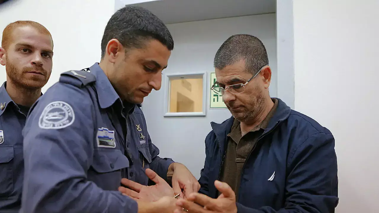 הארכת מעצר ליגאל דלאל המנכ"ל החשוד בפדופיליה, דצבר 2014 הארכת מעצר ליגאל דלאל המנכ"ל החשוד בפדופיליה, דצבר 2014