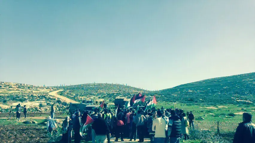 הפגנת פלסטינים נגד הקמת המאחז עדי עד ליד הכפר תרמסעיא דצמבר 2014 הפגנת פלסטינים נגד הקמת המאחז עדי עד ליד הכפר תרמסעיא דצמבר 2014