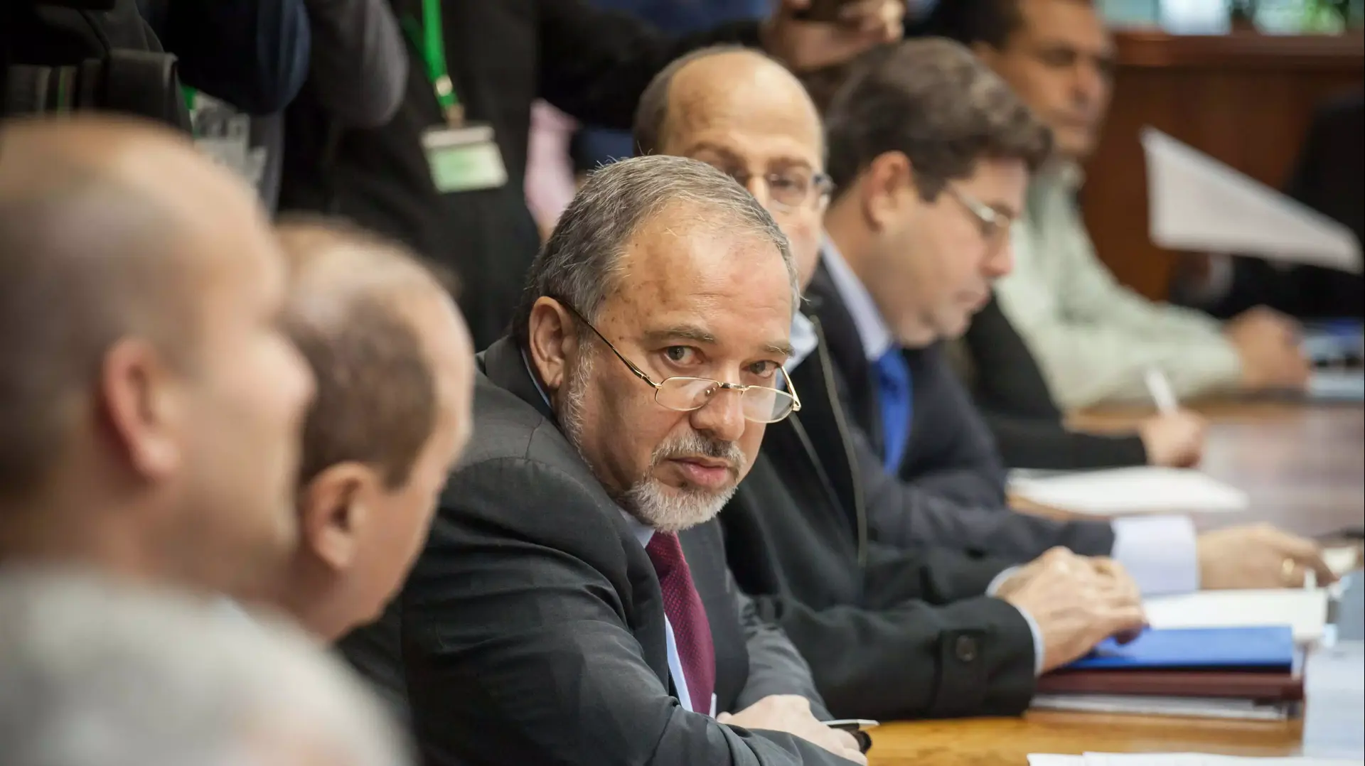 השר אביגדור ליברמן בישיבת ממשלה, דצמבר 2014