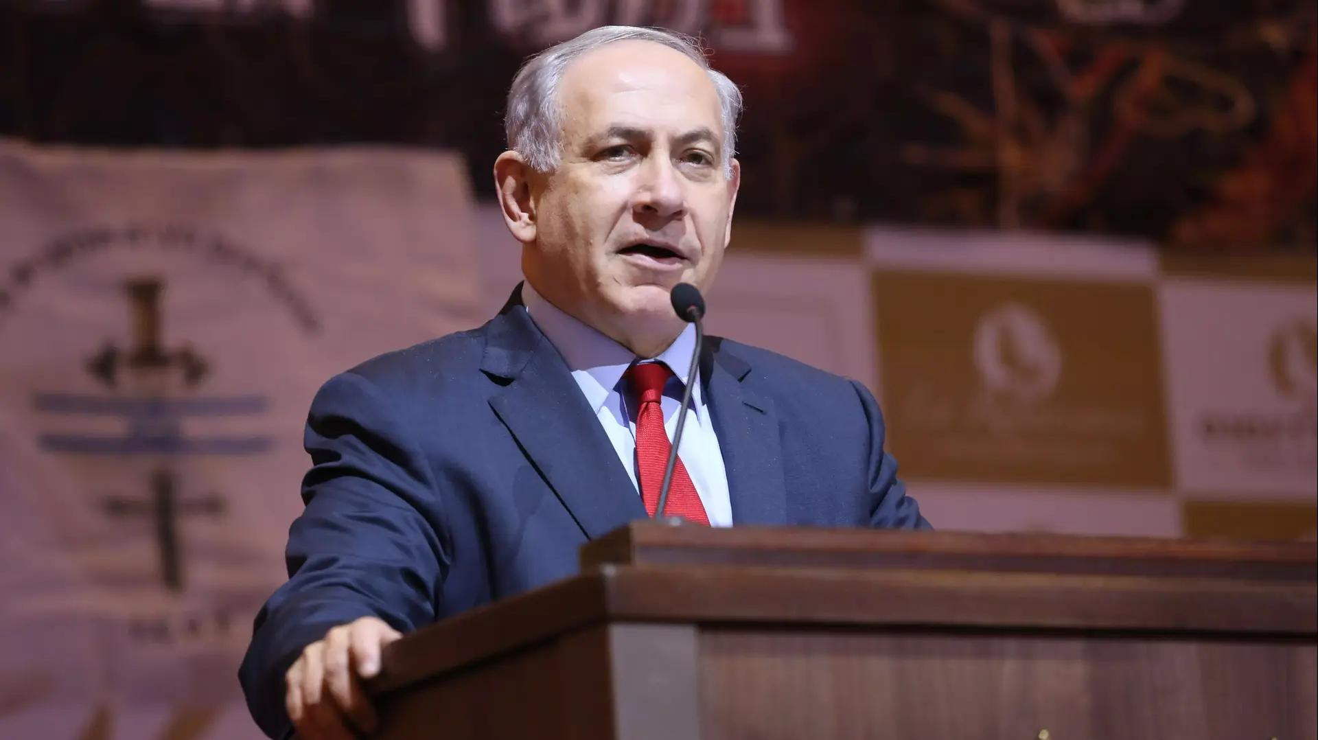 ראש הממשלה בנימין נתניהו בכנס השנתי של פורום הגיוס לעדה הנוצרית לצה"ל, נצרת עילית. דצמבר 2014 ראש הממשלה בנימין נתניהו בכנס השנתי של פורום הגיוס לעדה הנוצרית לצה"ל, נצרת עילית. דצמבר 2014