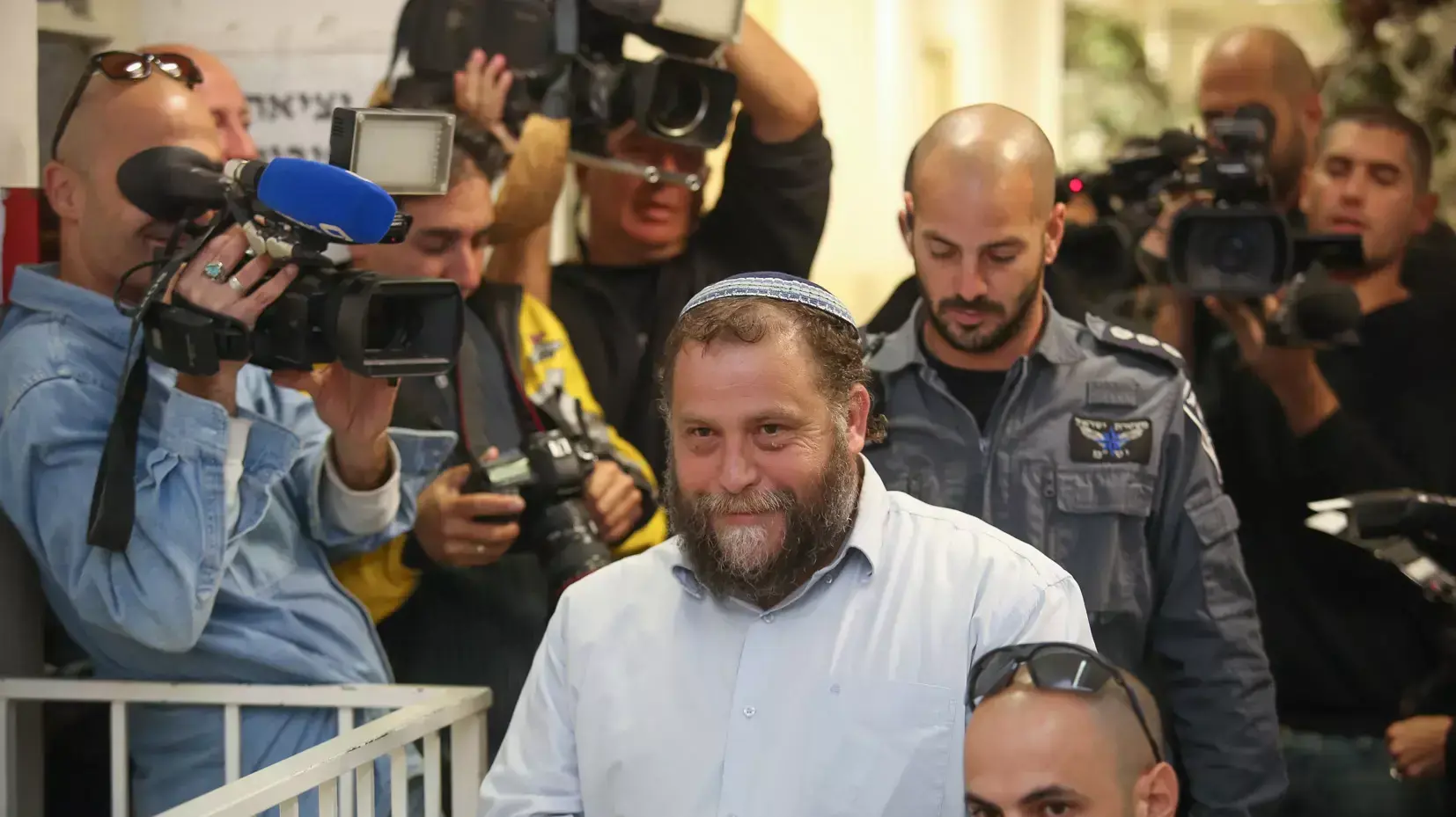 בנצי גופשטיין ראש להב"ה מובא להארכת מעצר, בית משפט השלום ירושלים בנצי גופשטיין ראש להב"ה מובא להארכת מעצר, בית משפט השלום ירושלים