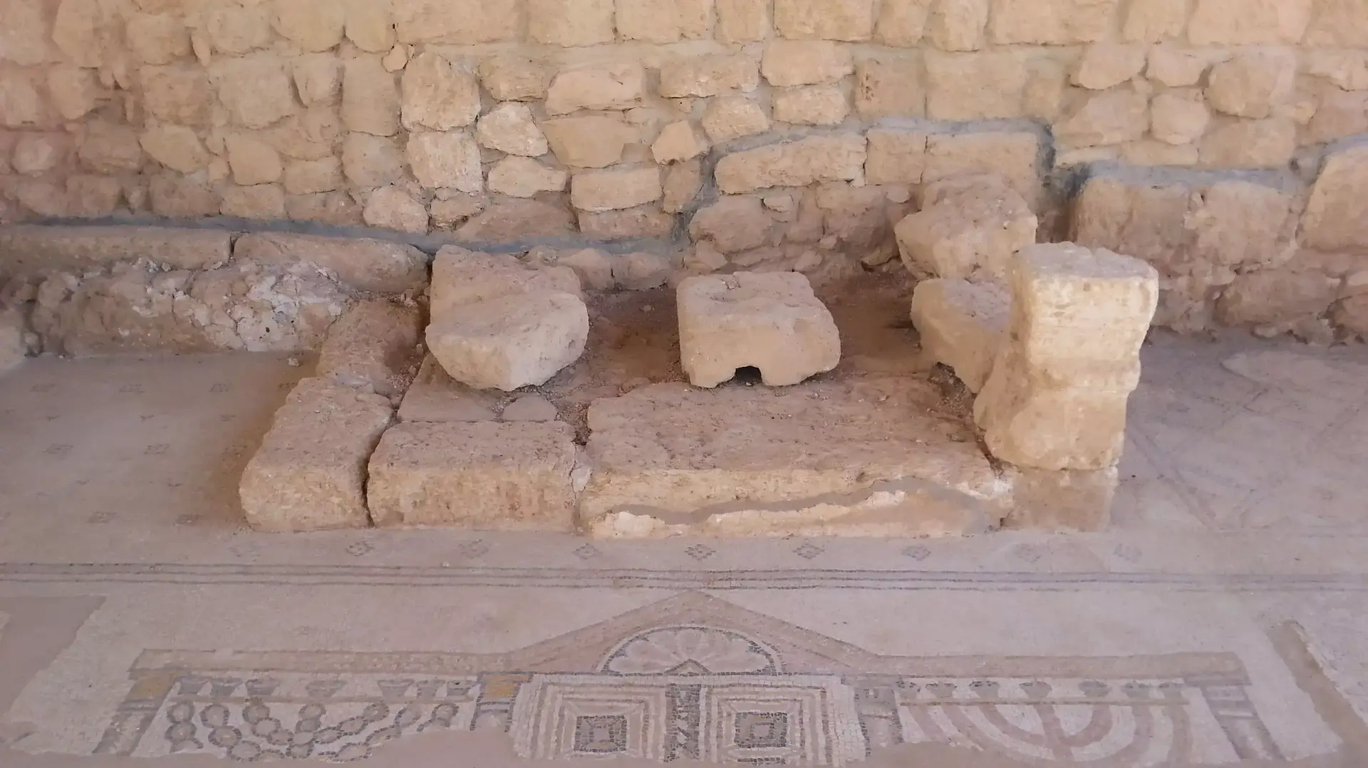 פסיפס בית הכנסת העתיק סוסיא פסיפס בית הכנסת העתיק סוסיא