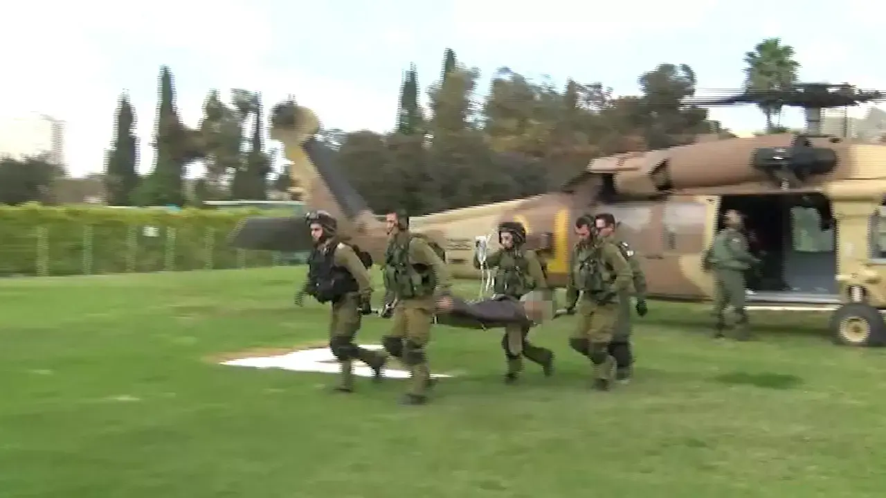 החייל הפצוע בתקרית הירי ברצועת עזה מפונה לבית החולים סורוקה, דצמבר 2014