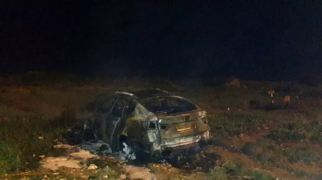 שתי גופות נמצאו בתוך רכב שעלה באש ליד רמלה 25 בדצמבר 2014 שתי גופות נמצאו בתוך רכב שעלה באש ליד רמלה 25 בדצמבר 2014