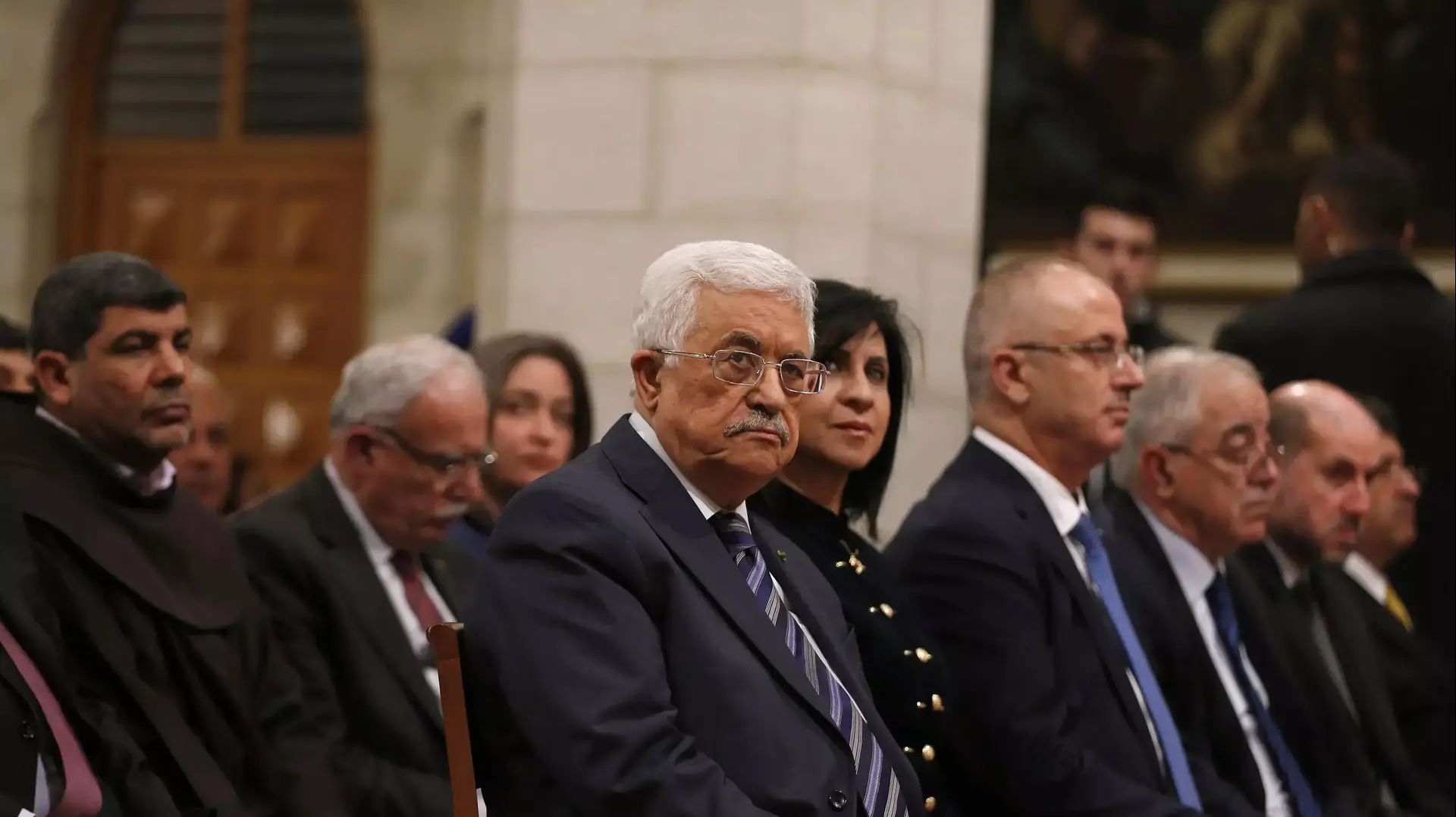 אבו מאזן במיסת חג המולד כנסיית המולד, בית לחם דצמבר 2014 אבו מאזן במיסת חג המולד כנסיית המולד, בית לחם דצמבר 2014