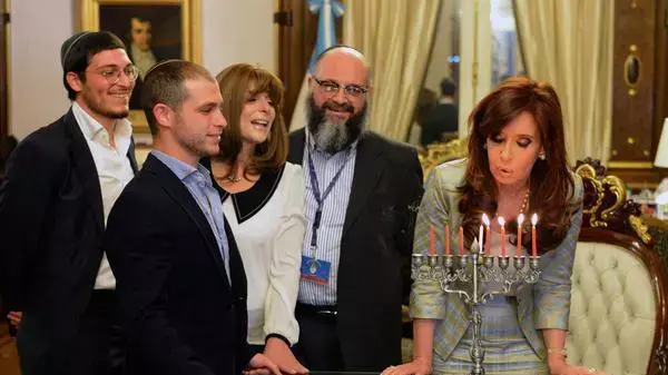 נשיאת ארגנטינה אימצה ילד יהודי נשיאת ארגנטינה אימצה ילד יהודי