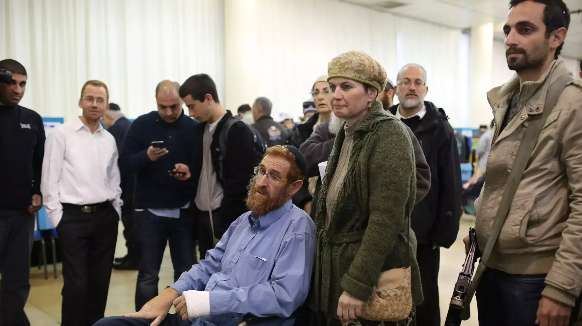יהודה גליק ורעייתו מצביעים בפריימריז בליכוד בבנייני האומה. 31 בדצמבר 2014. יהודה גליק ורעייתו מצביעים בפריימריז בליכוד בבנייני האומה. 31 בדצמבר 2014.