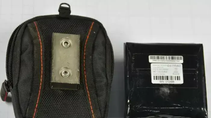 ציוד של כנופיית פשע בפתח תקווה שהוחרם, מכשירGPS סלולרי, דצמבר 2014 ציוד של כנופיית פשע בפתח תקווה שהוחרם, מכשירGPS סלולרי, דצמבר 2014