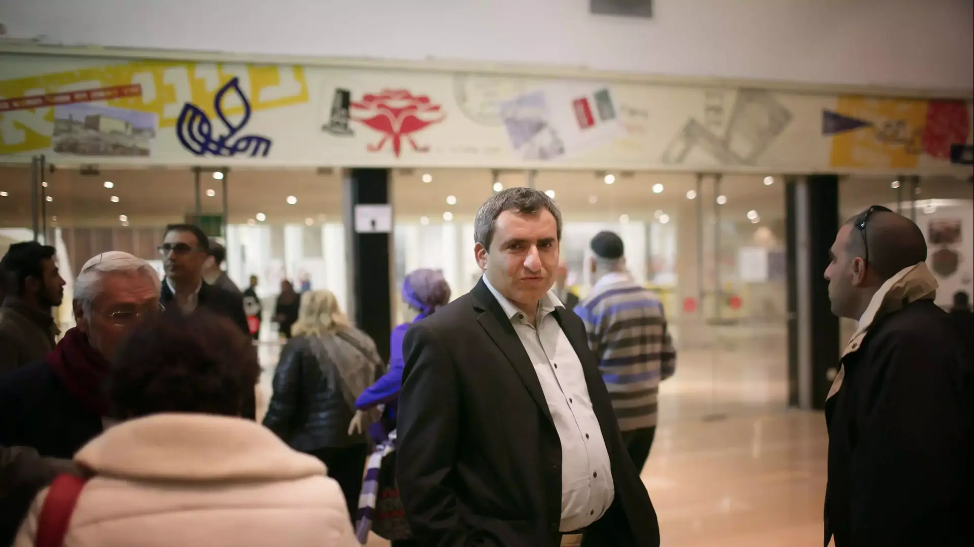 ח"כ זאב אלקין מצביע בפריימריז בליכוד, גני התערוכה ח"כ זאב אלקין מצביע בפריימריז בליכוד, גני התערוכה