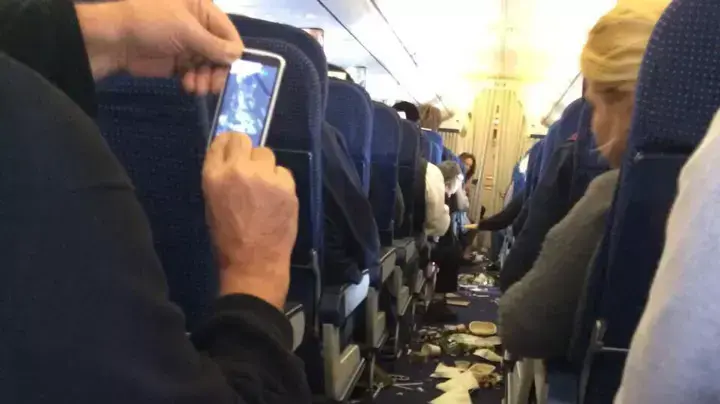 מטוס אל על מבריסל לישראל שנקלע למערבולת אוויר, ינואר 2015 מטוס אל על מבריסל לישראל שנקלע למערבולת אוויר, ינואר 2015
