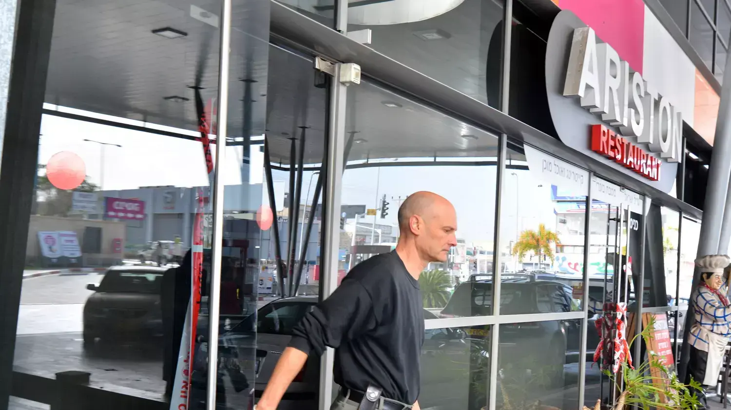 אולם האירועים "אריסטון" בראשון לציון שמחוצה לו נורה למוות גבר, 2 בינואר 2015 אולם האירועים "אריסטון" בראשון לציון שמחוצה לו נורה למוות גבר, 2 בינואר 2015