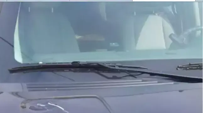 רכב של הקונסוליה האמריקנית שנרגם באבנים ליד המאחז עדי עד שבשומרון