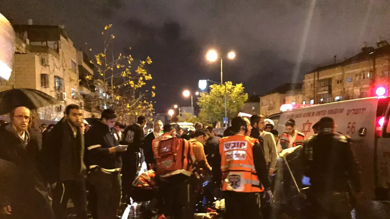 סבתא בת 46 ונכדה, בן שלוש, נפצעו באורח בינוני וקשה מפגיעת כלי רכב בירושלים, 3 בינואר 2015 סבתא בת 46 ונכדה, בן שלוש, נפצעו באורח בינוני וקשה מפגיעת כלי רכב בירושלים, 3 בינואר 2015