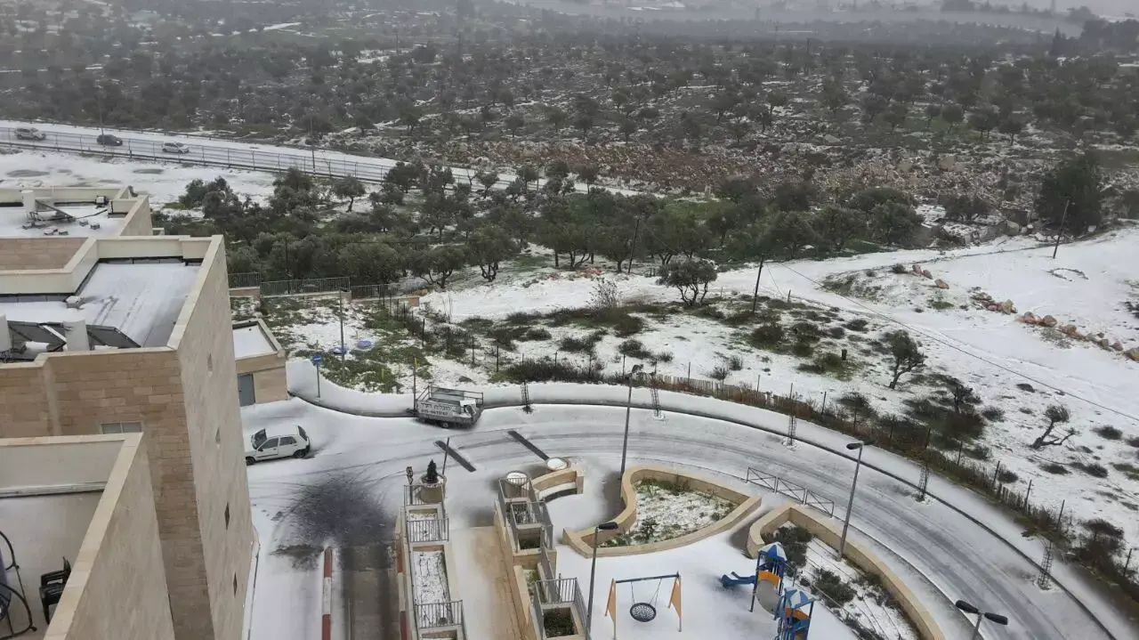שלג בשכונת גילה שבירושלים שלג בשכונת גילה שבירושלים