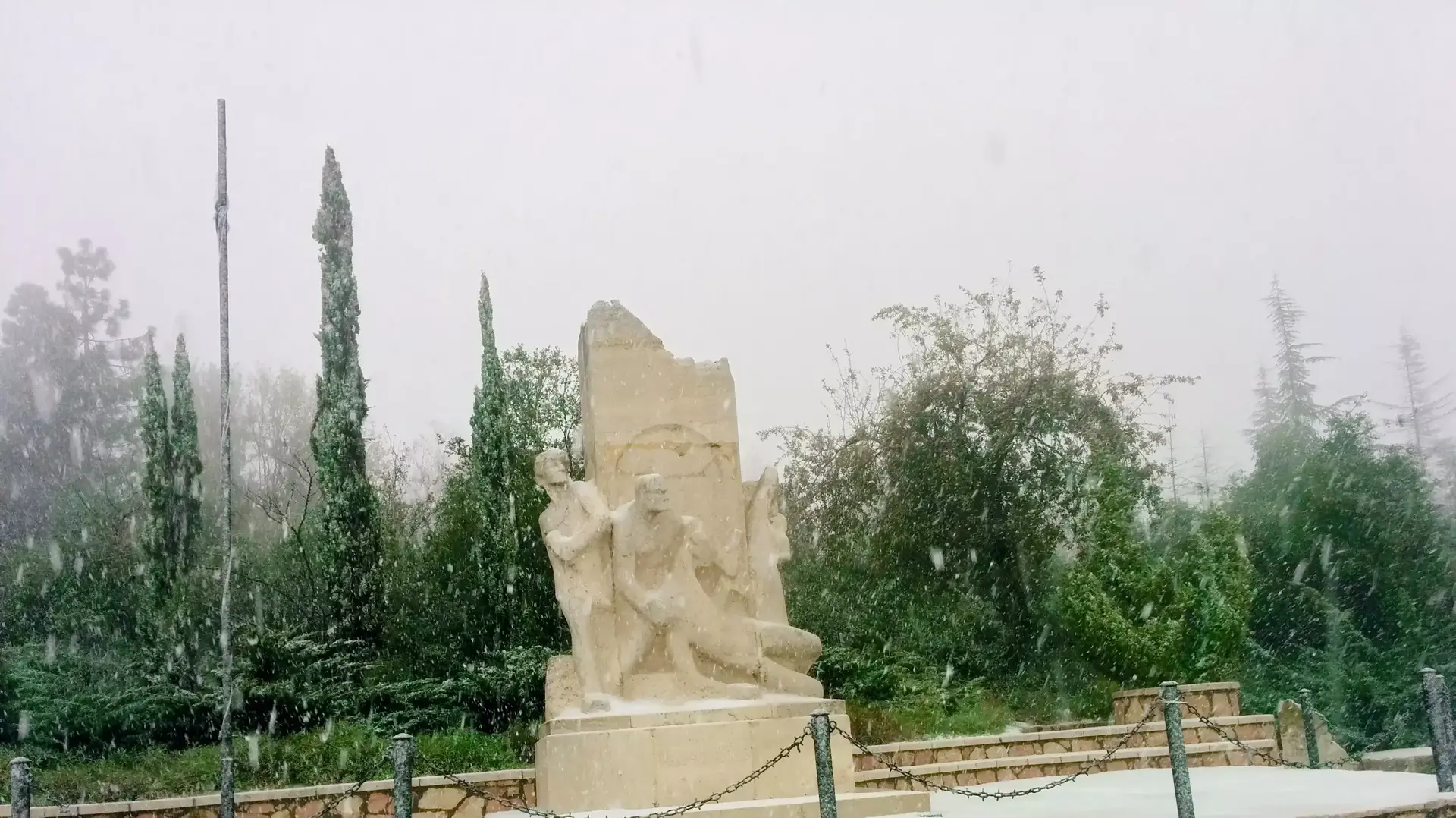 שלג במעלה החמישה שלג במעלה החמישה