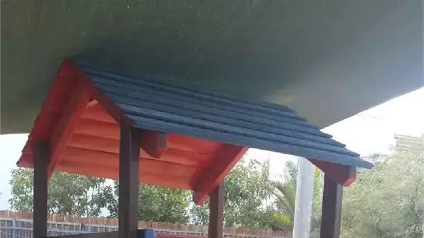 בת שנתיים במצב קשה לאחר שנתקעה בין סורגי מתקן משחקים באילת בת שנתיים במצב קשה לאחר שנתקעה בין סורגי מתקן משחקים באילת