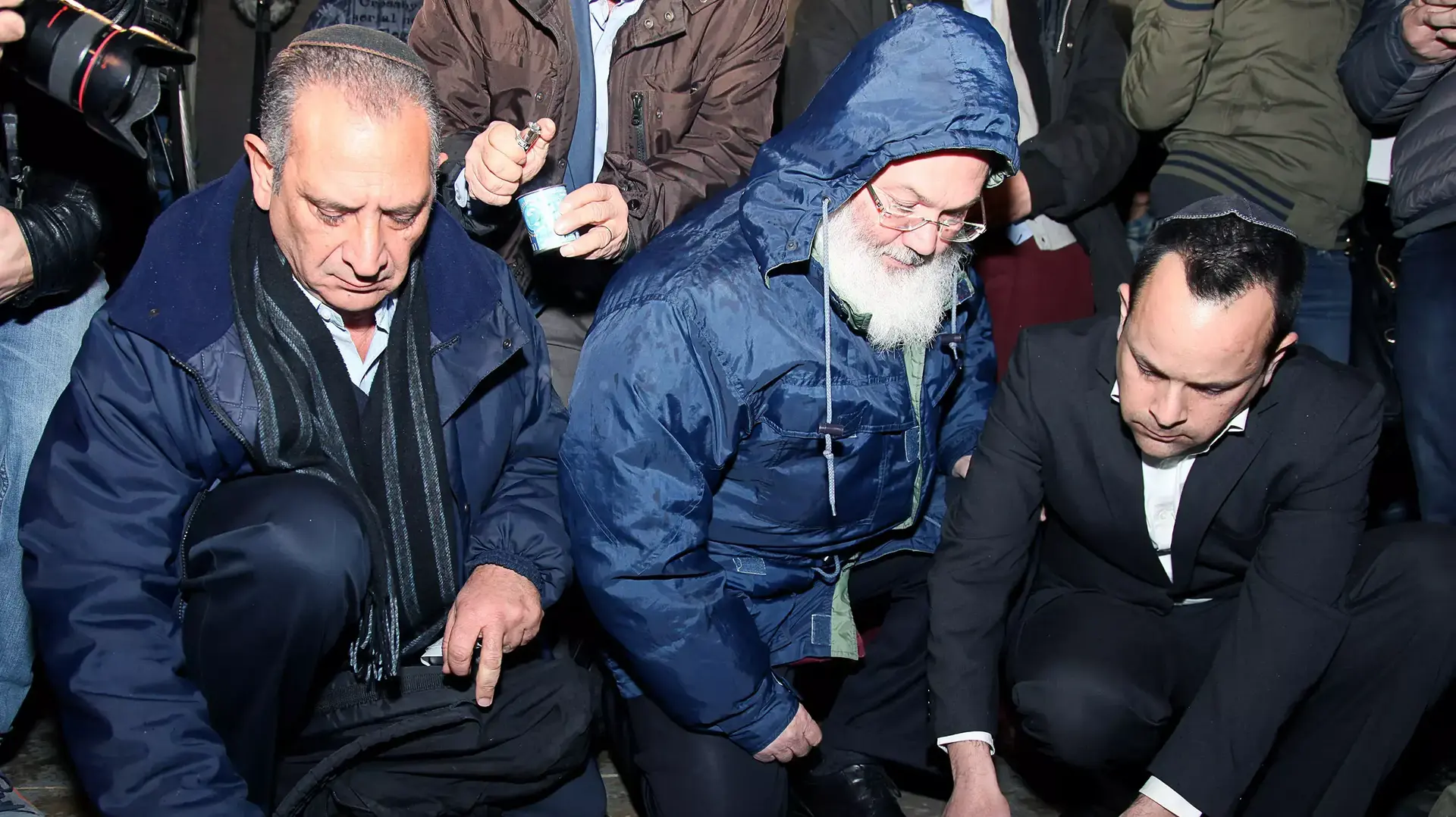 טקס זיכרון לזכר נרצחי הפיגועים בפריז, שנערך ברחבת מזא"ה 9 בתל אביב, ינואר 2015