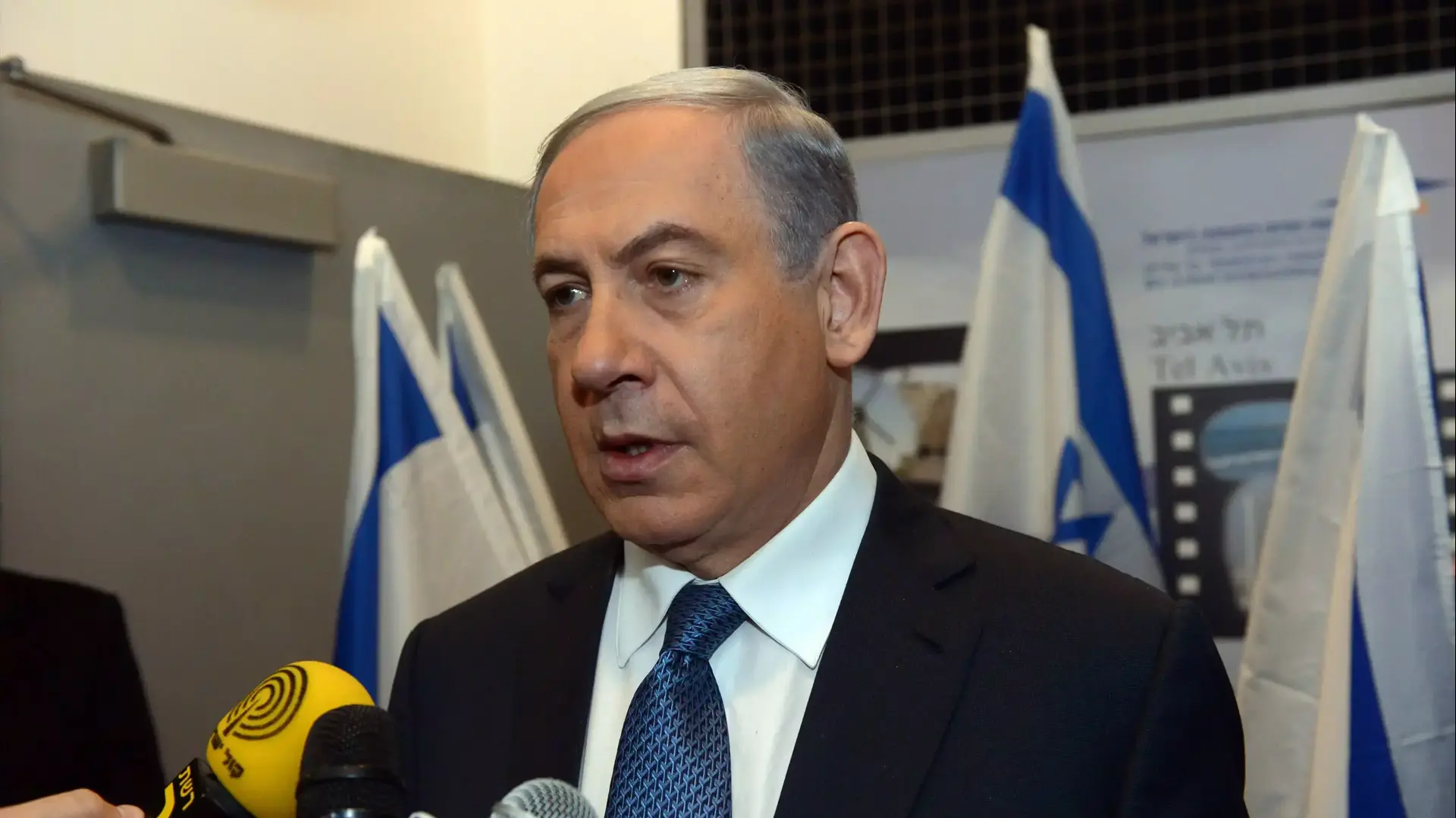 ראש הממשלה בנימין נתניהו בדרכו לעצרת הזיכרון ההמונית בפריז ינואר 2015