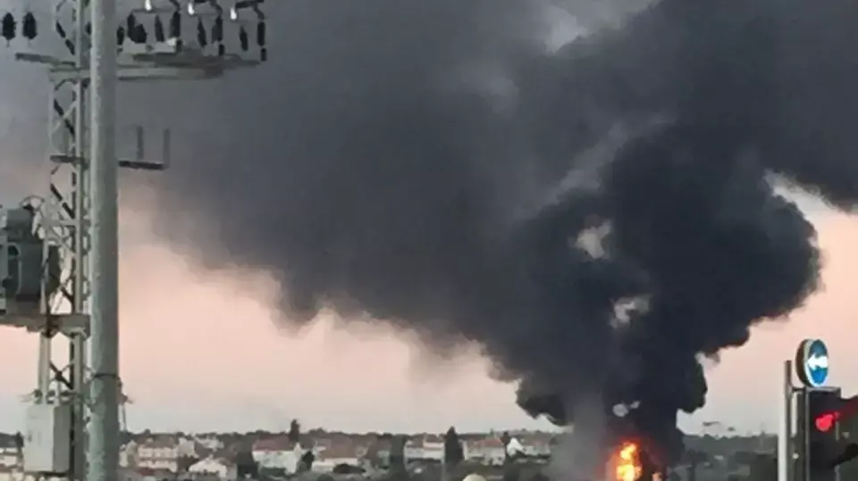 שריפת ענק ביישוב מתתיהו שבמערב בנימין שריפת ענק ביישוב מתתיהו שבמערב בנימין