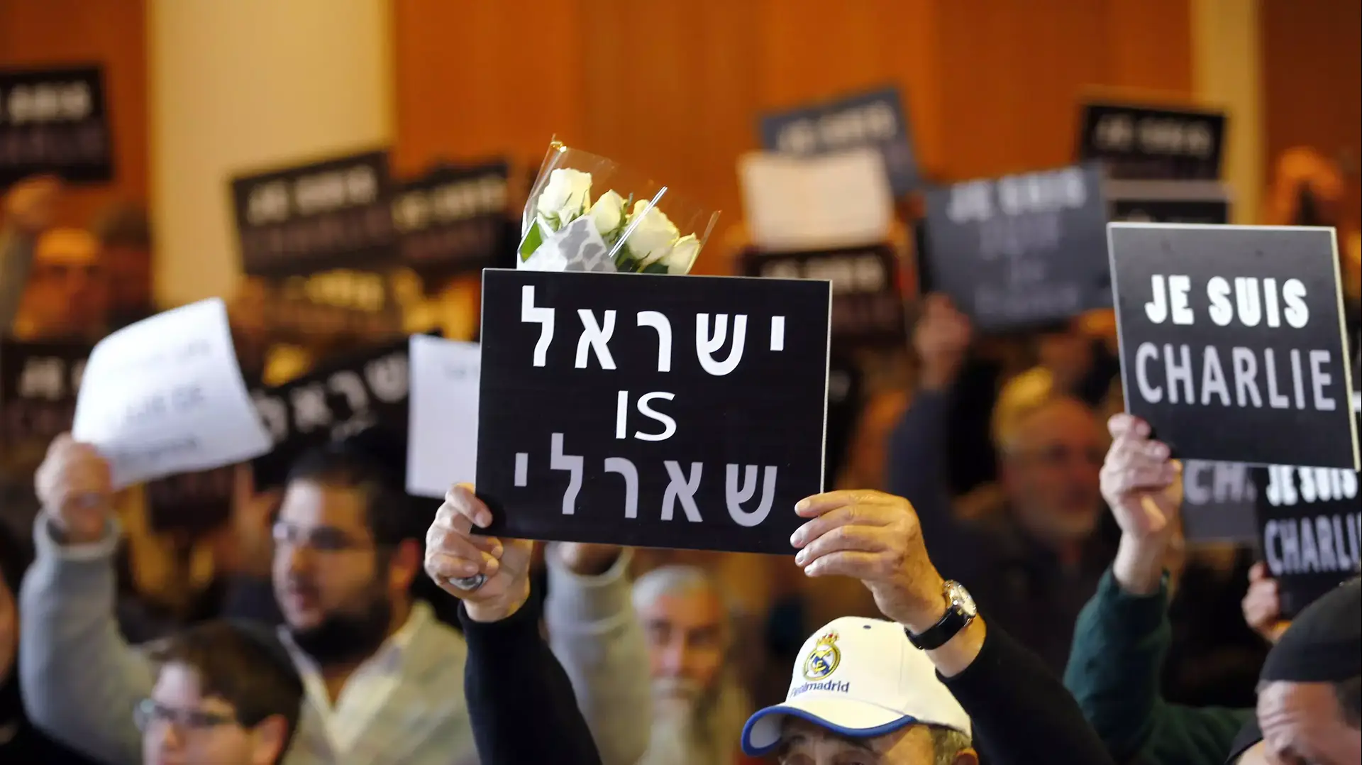 עצרת זיכרון בירושלים לזכר הרוגי הפיגועים בפריז