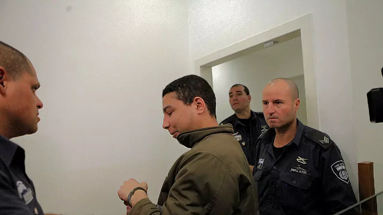 נסראווה נאסר, בן 21 מקלנסווה ששב לישראל מירדן, וניסה להצטרף לארגון איסלמי קיצוני בסוריה, ביהמ"ש השלום פתח תקווה נסראווה נאסר, בן 21 מקלנסווה ששב לישראל מירדן, וניסה להצטרף לארגון איסלמי קיצוני בסוריה, ביהמ"ש השלום פתח תקווה
