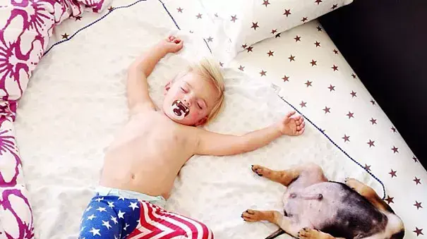 Naptime With Theo and Beau - צילומים מתוך הספר