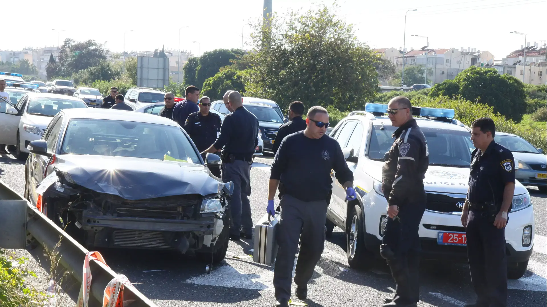 מרדף משטרתי בכביש 4 סמוך לגבעת שמואל, ינואר 2015 מרדף משטרתי בכביש 4 סמוך לגבעת שמואל, ינואר 2015