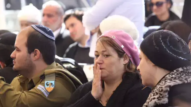 הלוויותיהם של הרוגי הפיגוע בפריז בהר המנוחות בגבעת שאול בירושלים, ינואר 2015 הלוויותיהם של הרוגי הפיגוע בפריז בהר המנוחות בגבעת שאול בירושלים, ינואר 2015