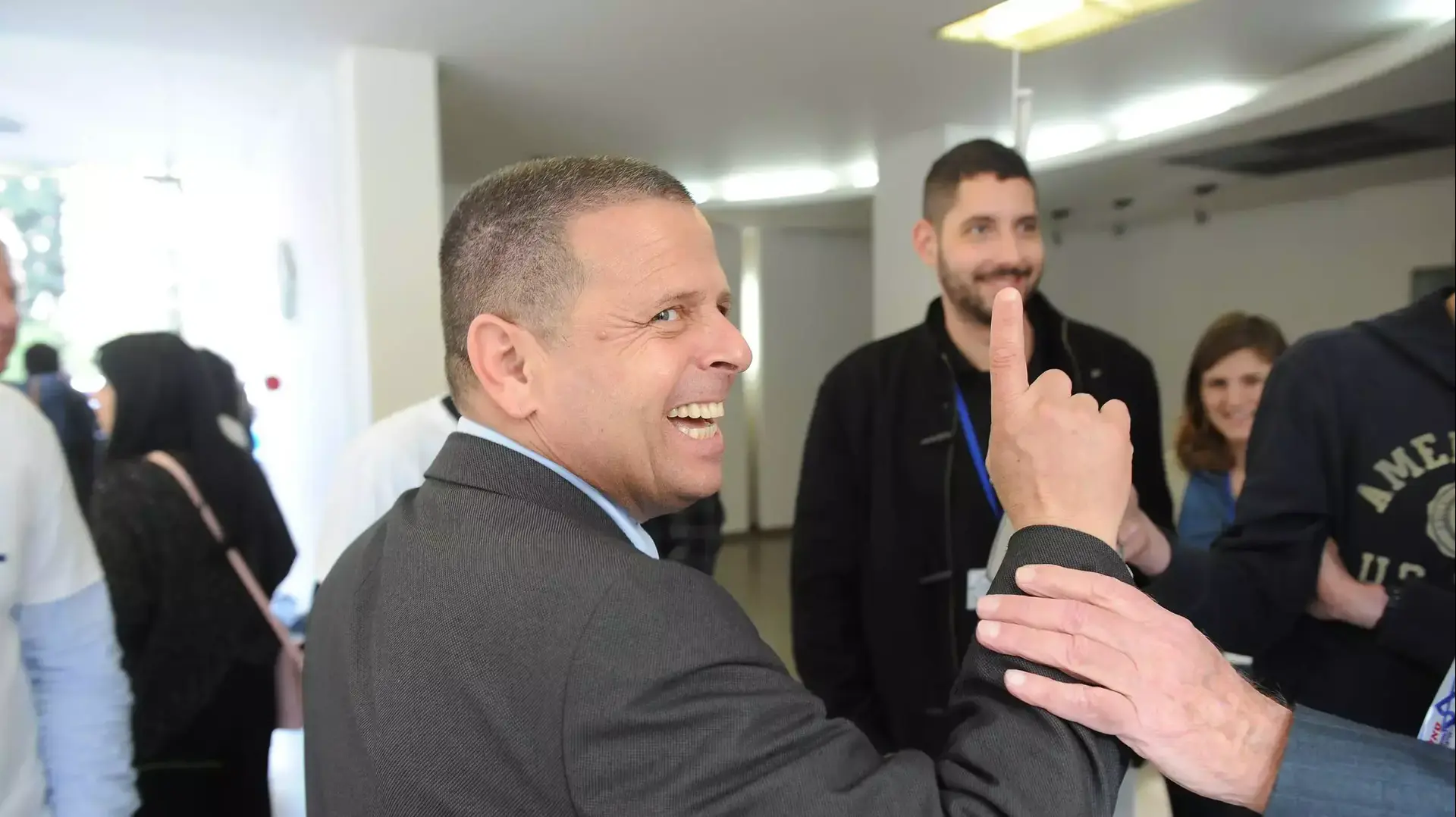 איתן כבל בפרמייריז במפלגת העבודה. ינואר 2015 איתן כבל בפרמייריז במפלגת העבודה. ינואר 2015