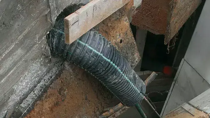 בולען ברחוב הרוגי מלכות בתל אביב בולען ברחוב הרוגי מלכות בתל אביב