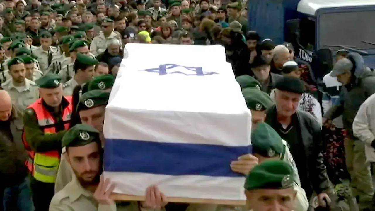 הלוחם שנהרג מפליטת כדור הובא למנוחות: "מוות מיותר"