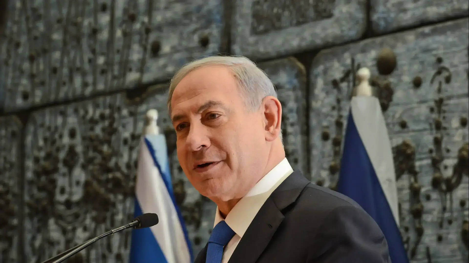 ראש הממשלה בנימין נתניהו בטקס השבעת השופטת מרים נאור כנשיאת בימ"ש עליון במשכן הנשיא. ראש הממשלה בנימין נתניהו בטקס השבעת השופטת מרים נאור כנשיאת בימ"ש עליון במשכן הנשיא.