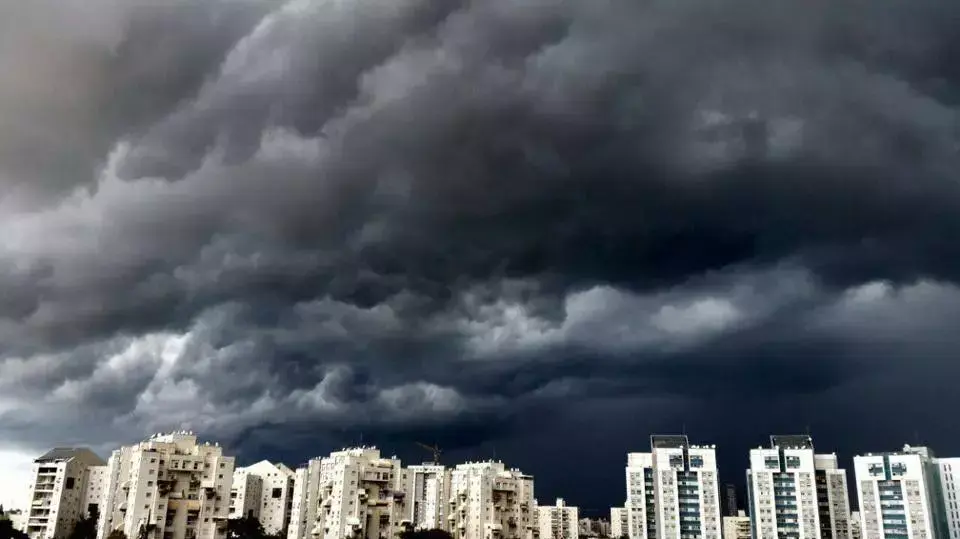 שמיים קודרים באשדוד, 16 בינואר 2015