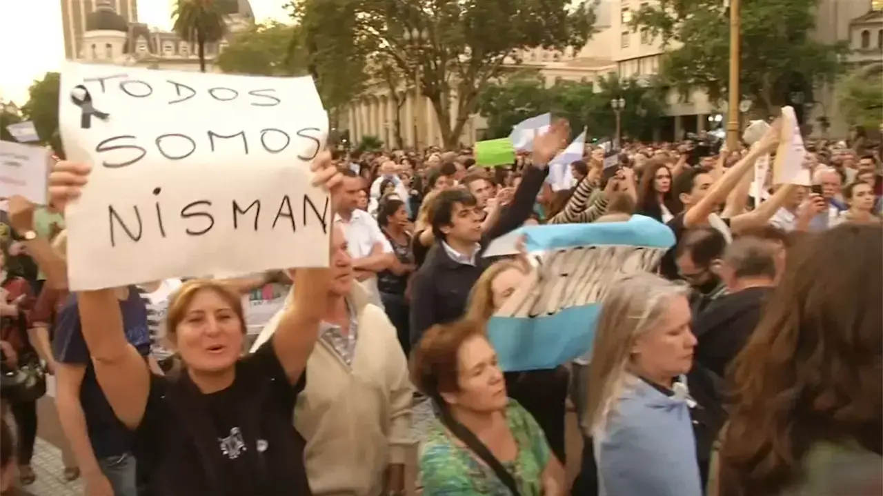  הפיגוע בבניין הקהילה היהודית: הממשלה קוראת לחקור התאבדות התובע