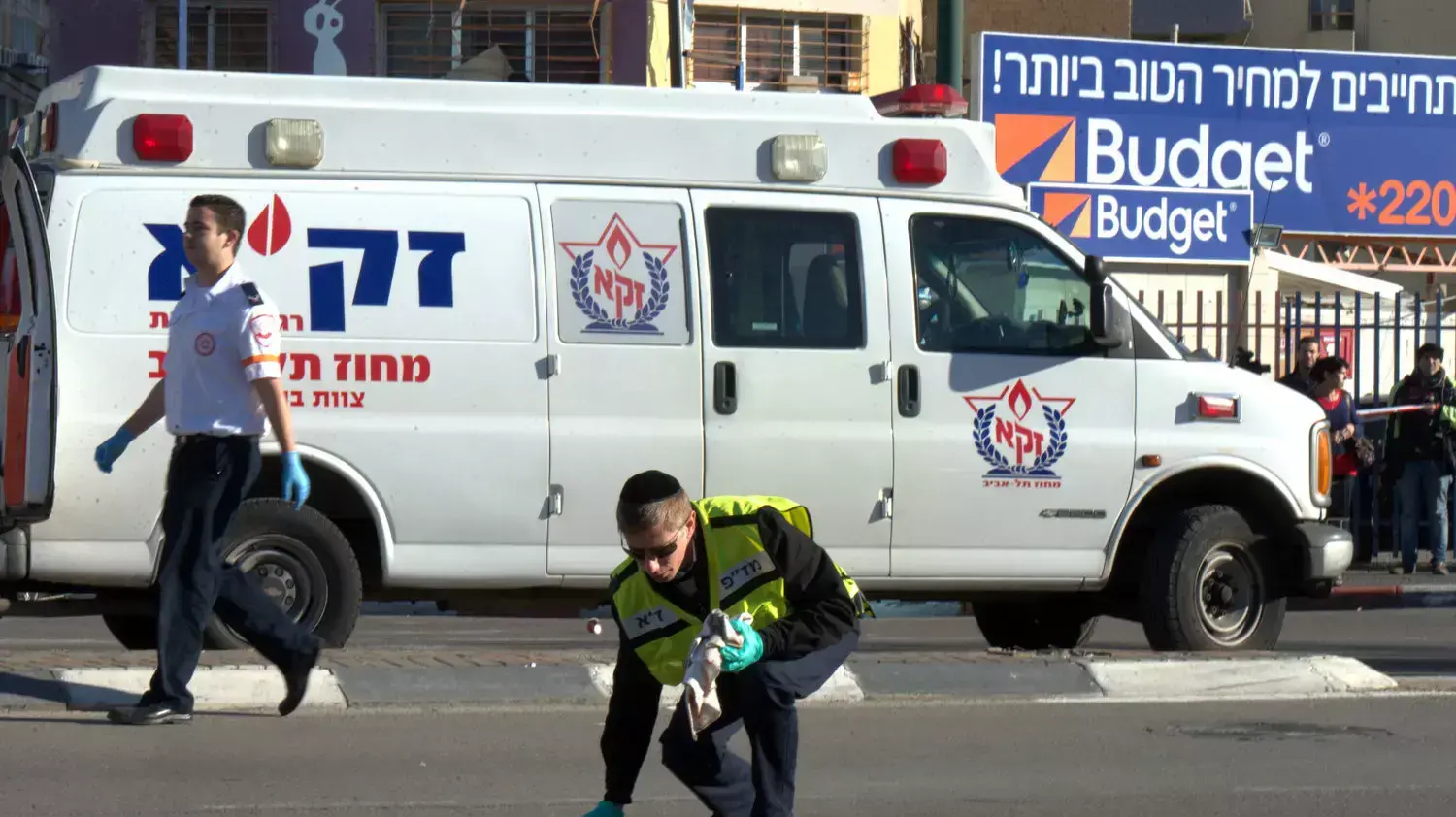 זירת הפיגוע בגשר מעריב בתל אביב, ינואר 2015 זירת הפיגוע בגשר מעריב בתל אביב, ינואר 2015