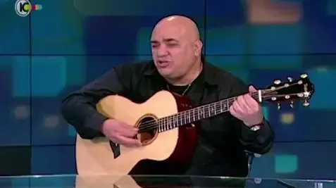 דני רובס מקדיש שיר לאורלי וגיא דני רובס מקדיש שיר לאורלי וגיא