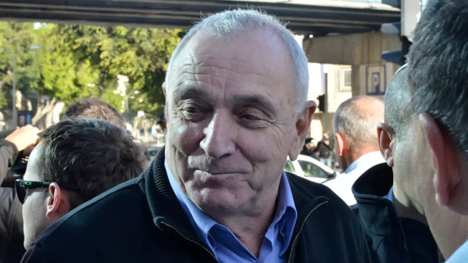 יצחק אהרונוביץ, השר לביטחון פנים, בזירת הפיגוע בגשר מעריב. 21.1.15 יצחק אהרונוביץ, השר לביטחון פנים, בזירת הפיגוע בגשר מעריב. 21.1.15