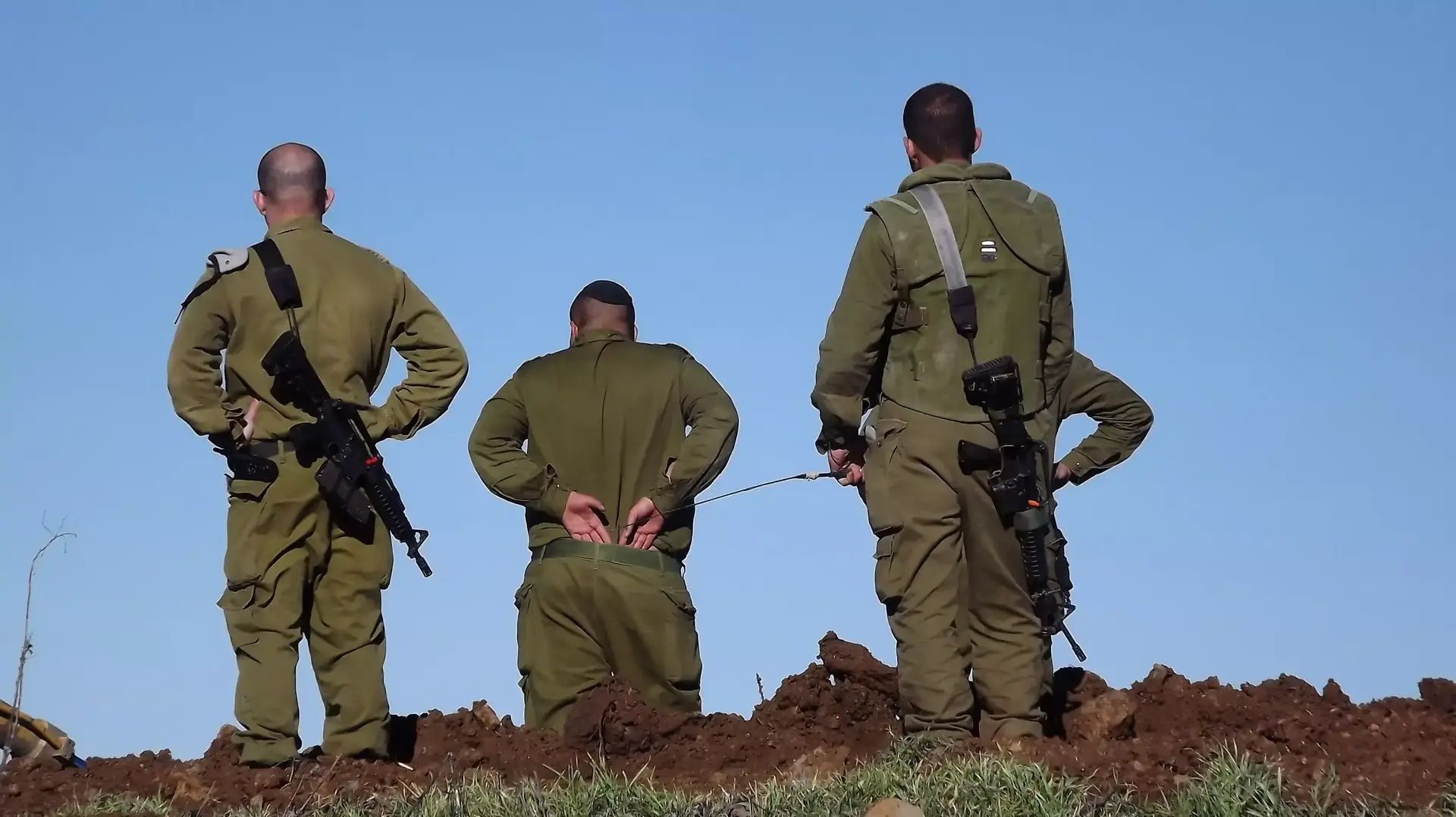 פלוגת ציוד המכני הכבד של פיקוד צפון ברמת הגולן . ינואר 2015 פלוגת ציוד המכני הכבד של פיקוד צפון ברמת הגולן . ינואר 2015