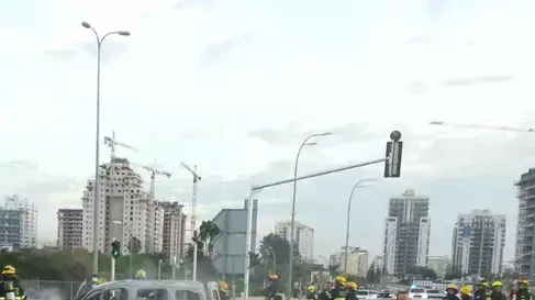 הזירה שבה התפוצץ רכב בסמוך לתחנת הרכבת בהוד השרון, ינואר 2015