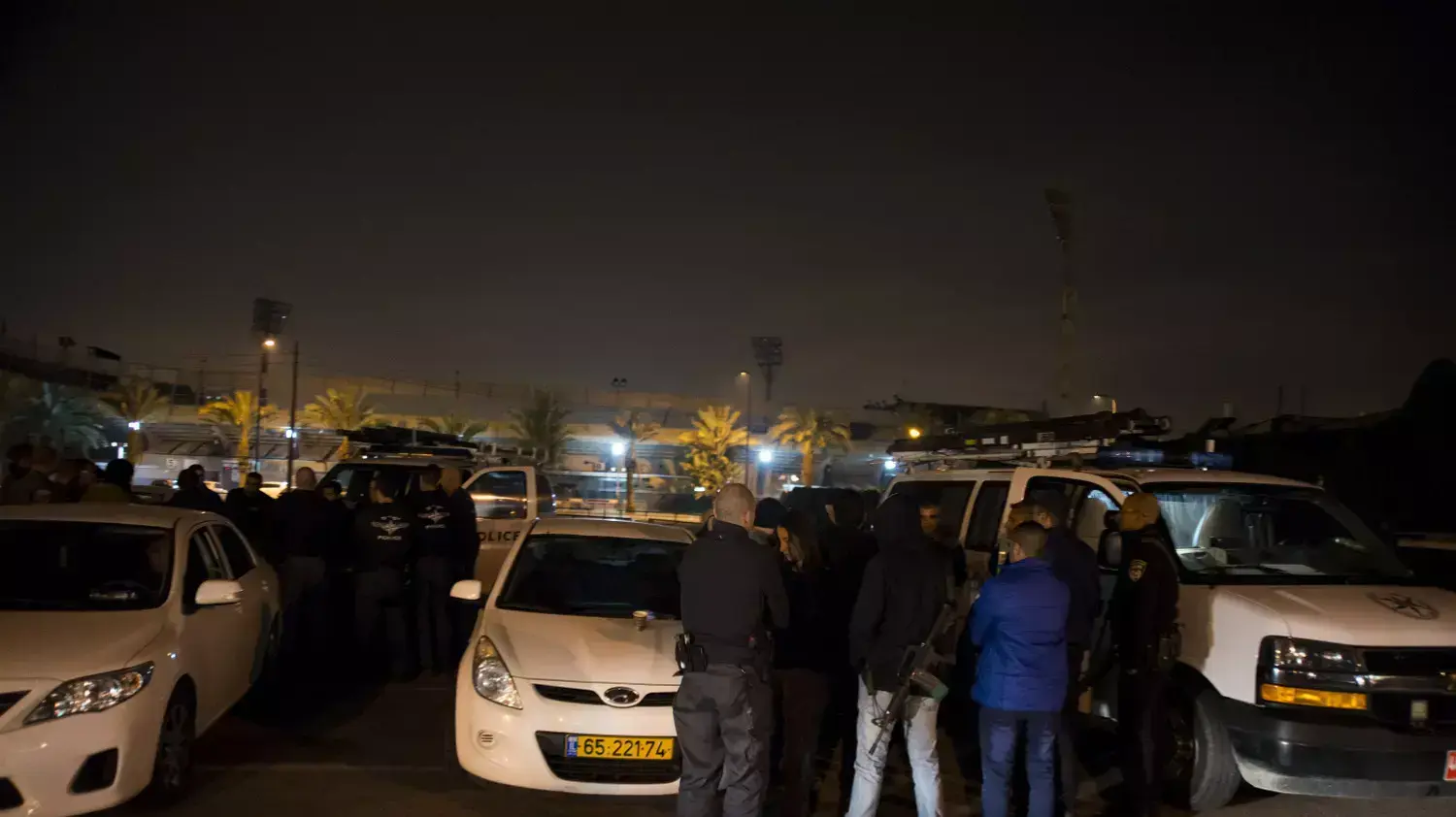 כוחות משטרה ויס"מ נערכים למעצרים של סוחרי סמים בתחנה המרכזית בתל אביב 25.1.2015 כוחות משטרה ויס"מ נערכים למעצרים של סוחרי סמים בתחנה המרכזית בתל אביב 25.1.2015