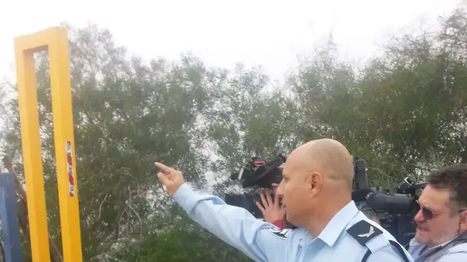 קציני משטרה בזירה בה התרסק מטוס בראשון לציון ליד הסופרלנד קציני משטרה בזירה בה התרסק מטוס בראשון לציון ליד הסופרלנד