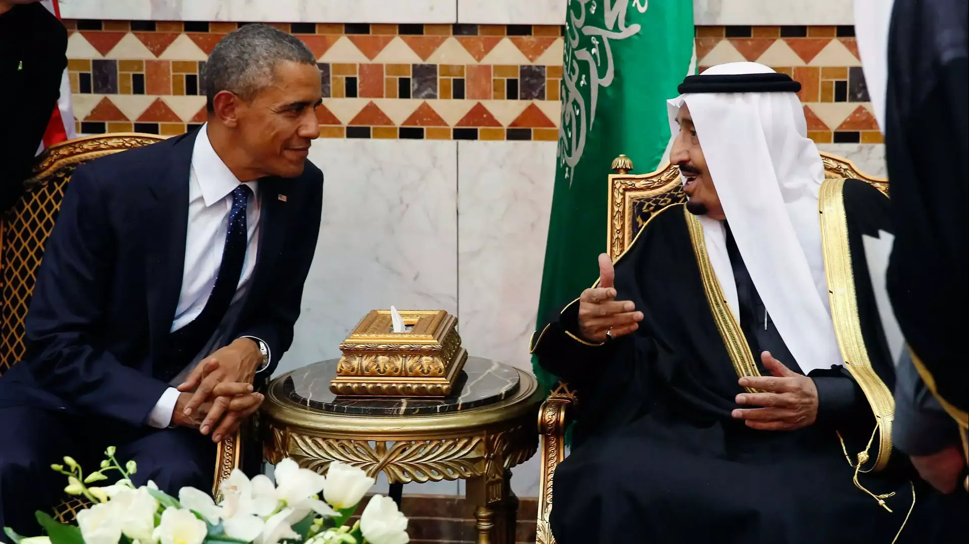 נשיא ארצות הברית ברק אובמה בפגישה עם סלמאן מלך ערב הסעודית בארמון המלוכה בריאד, סעודיה, 27 בינואר 2015 נשיא ארצות הברית ברק אובמה בפגישה עם סלמאן מלך ערב הסעודית בארמון המלוכה בריאד, סעודיה, 27 בינואר 2015